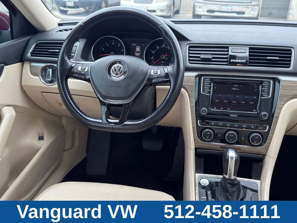 Used 2018 Volkswagen Passat 2.0T SE FWD image 30