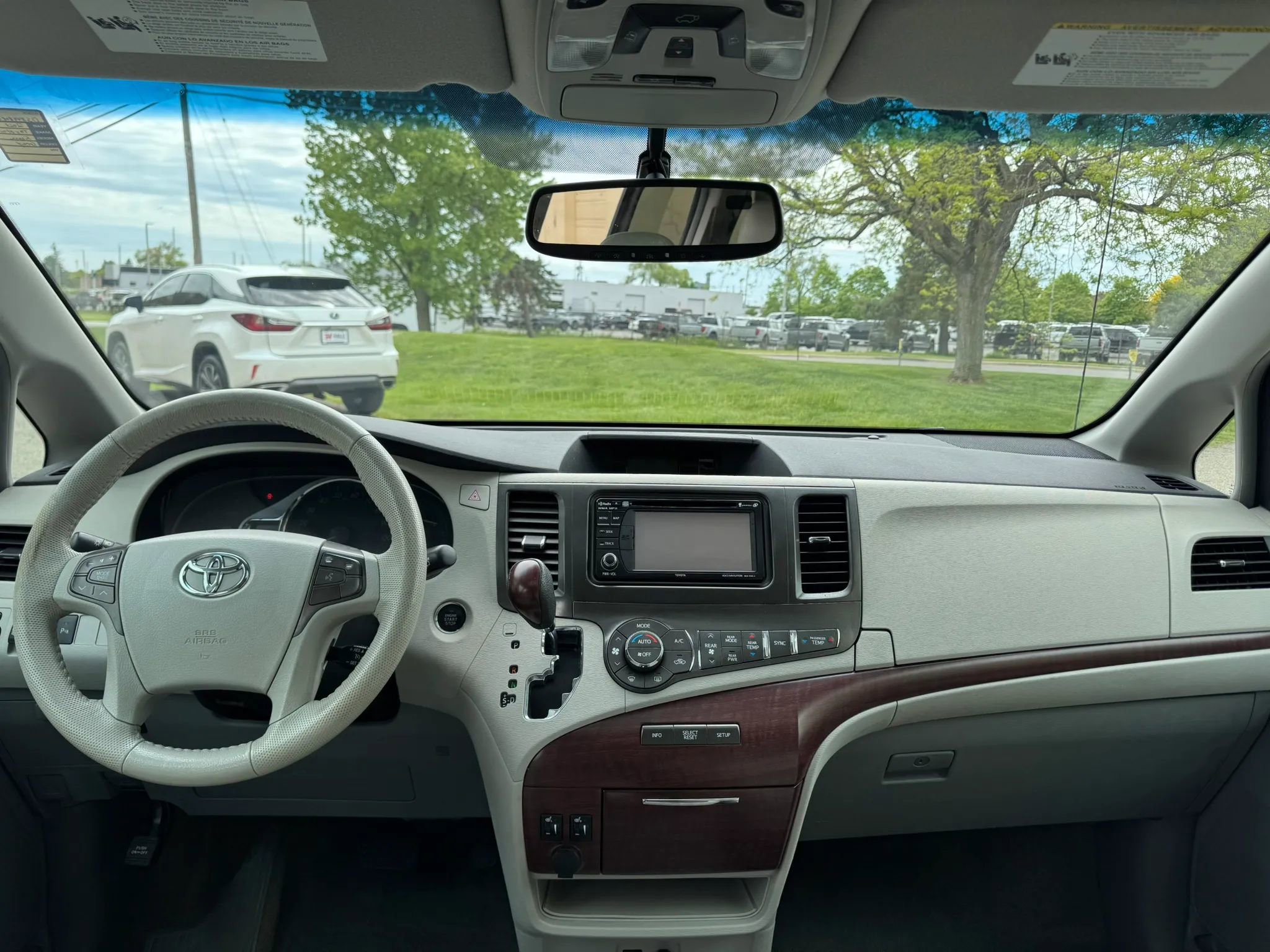 Used 2013 Toyota Sienna XLE FWD image 15