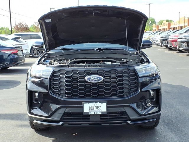 Used 2025 Ford Explorer ST-Line AWD/4WD image 31