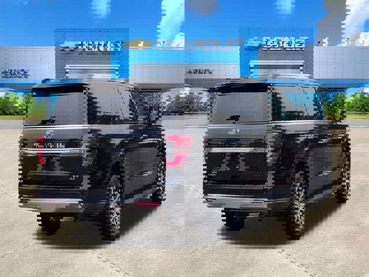 Used 2024 Ford Expedition Max Limited image 4