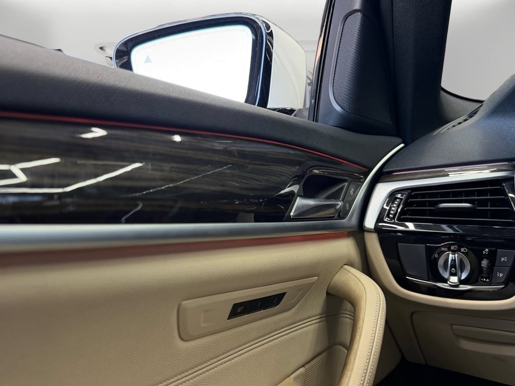 Used 2019 BMW 530i w/ Convenience Package RWD image 19