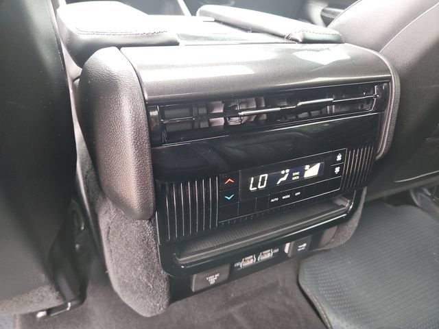 Used 2022 Jeep Wagoneer Series I w/ Premium Group I AWD/4WD image 22