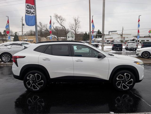 Used 2024 Chevrolet Trax RS w/ Driver Confidence Package image 6