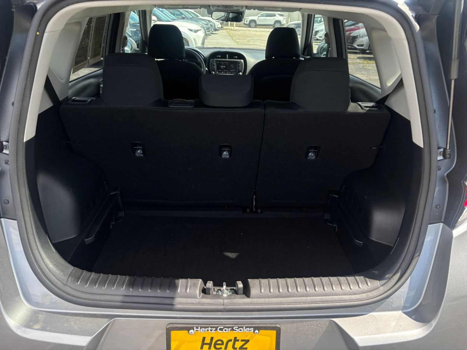 Used 2025 Kia Soul LX w/ LX Technology Package FWD image 29