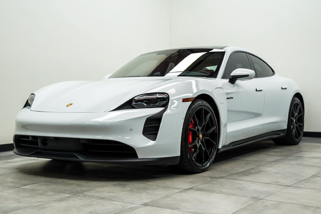 Used 2022 Porsche Taycan GTS AWD/4WD image 8