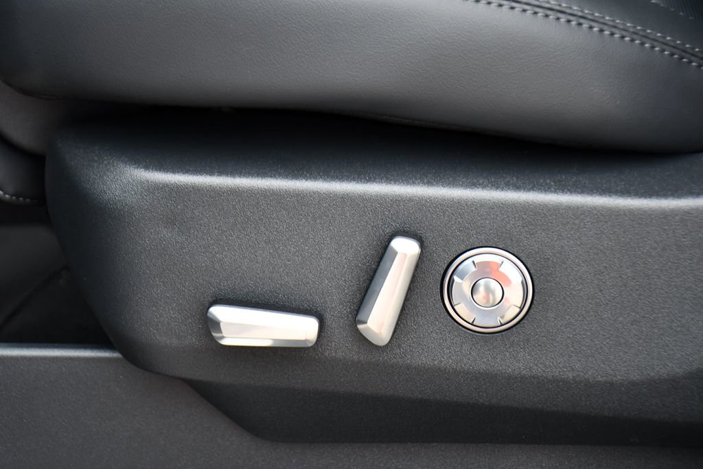New 2026 Lincoln Navigator Premiere AWD/4WD image 27