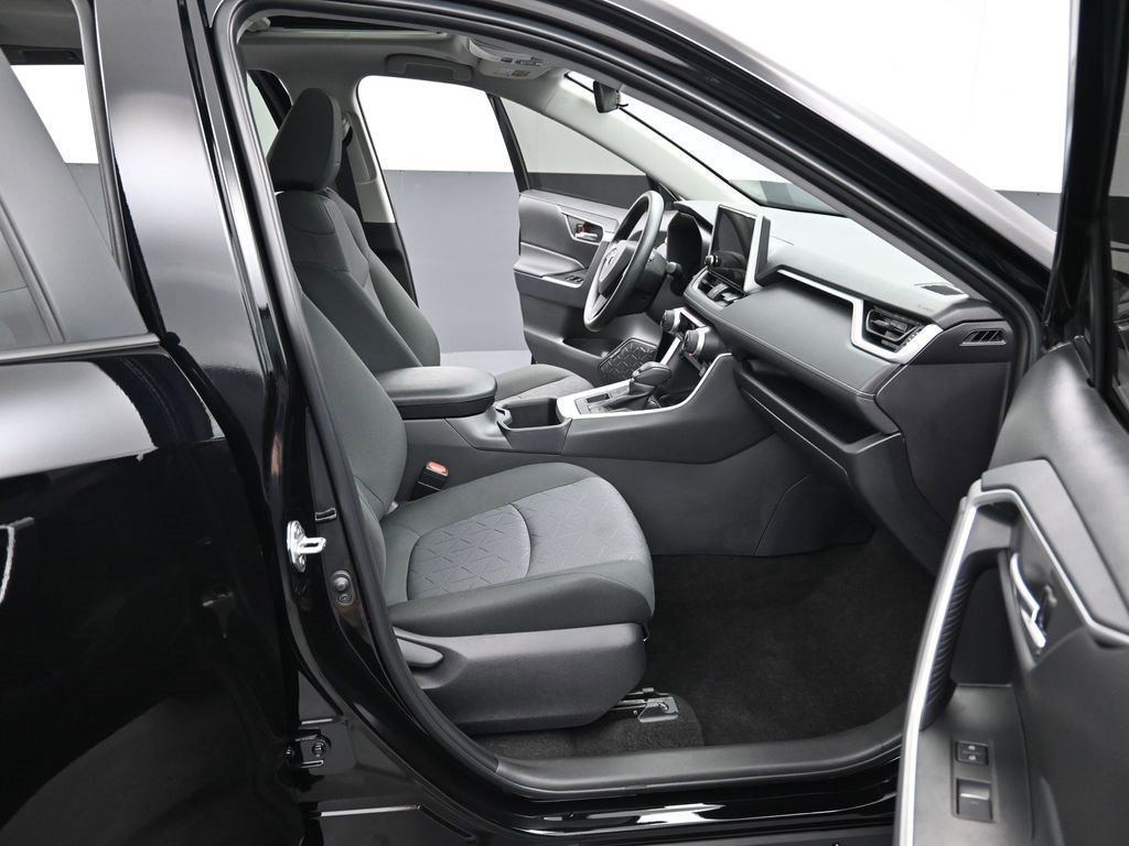 Certified 2025 Toyota RAV4 XLE image 33