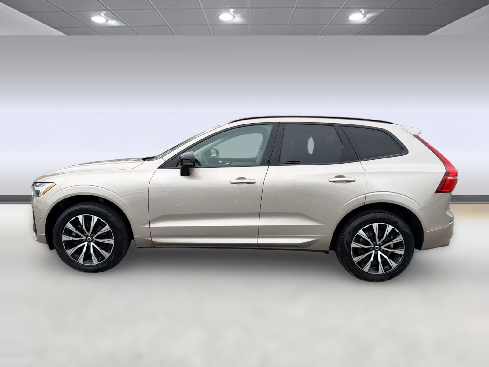 Certified 2024 Volvo XC60 B5 Plus w/ Climate Package image 2