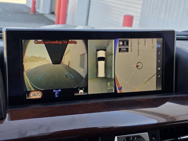 Used 2019 Lexus LX 570 4WD w/ Luxury Package image 18