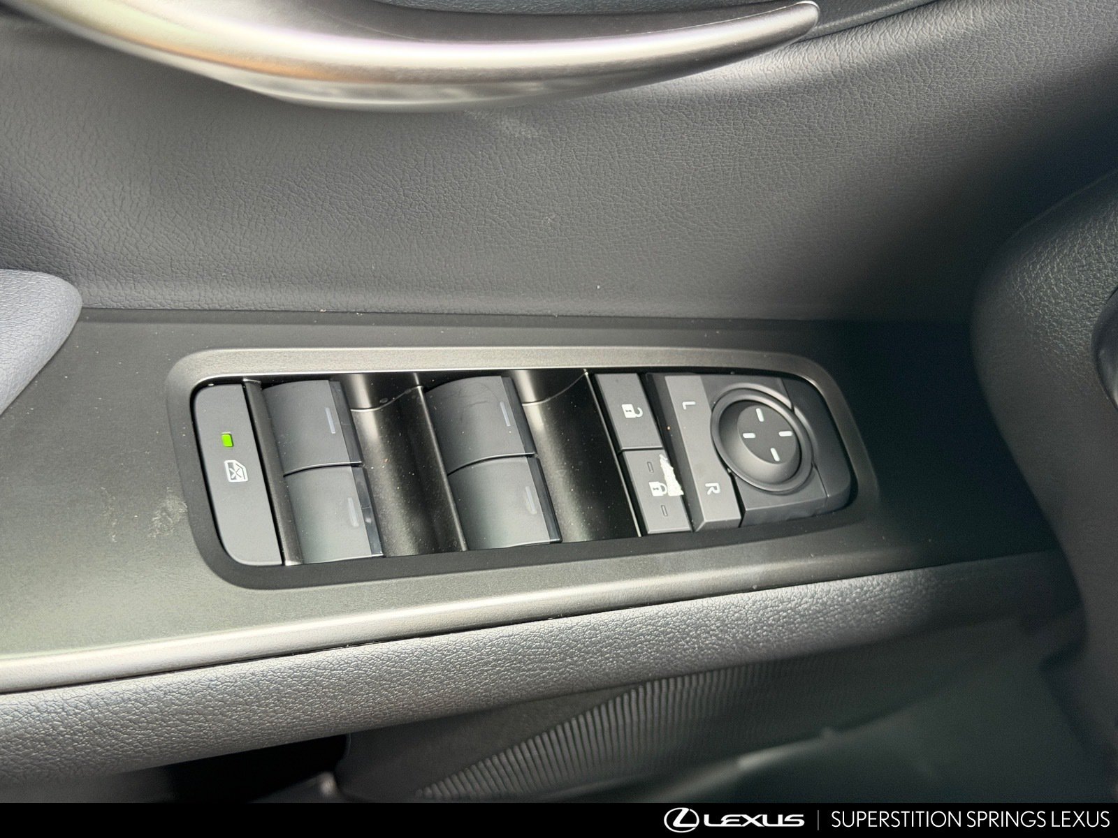 New 2026 Lexus UX 300h FWD image 16