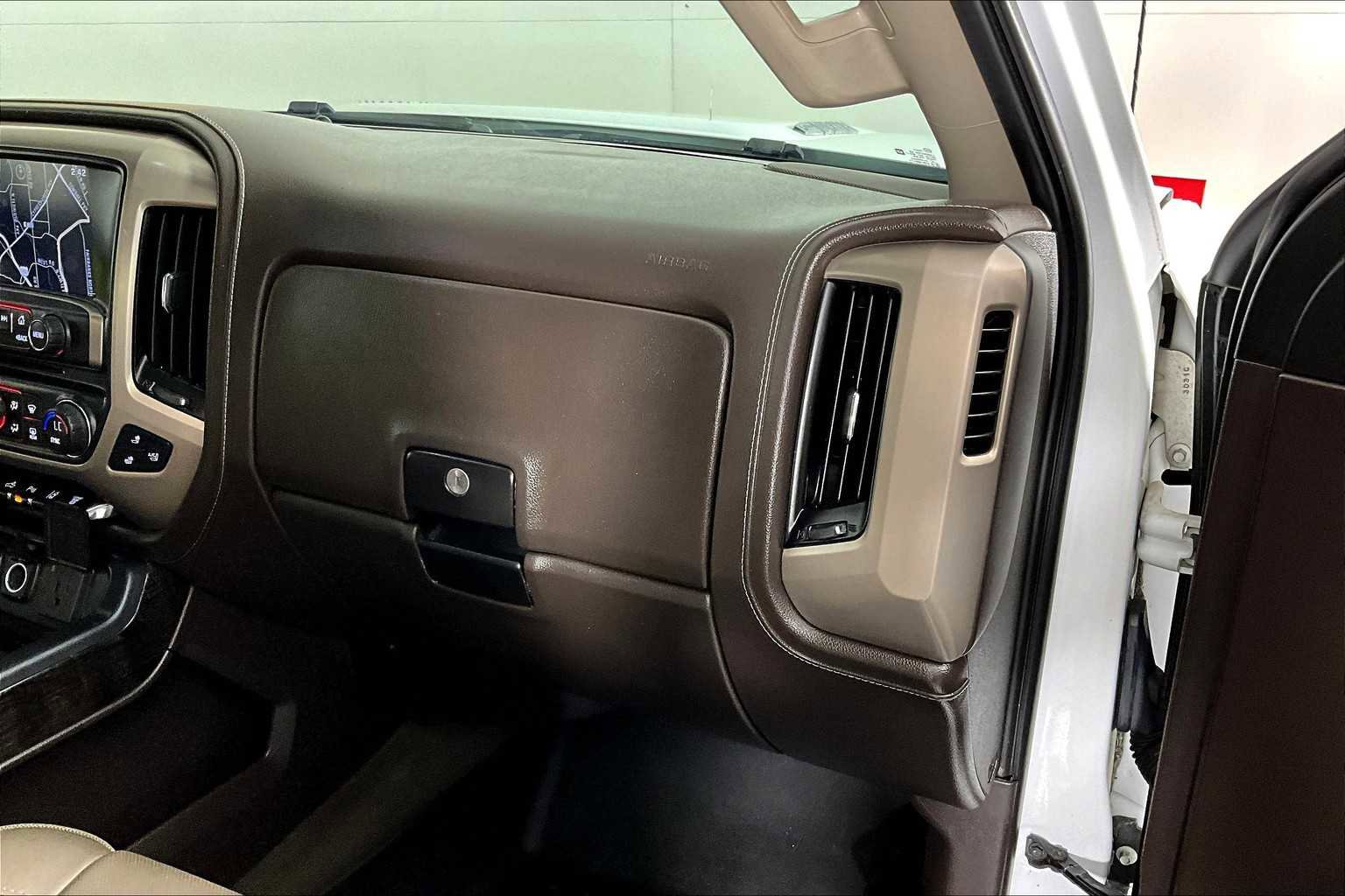 Used 2015 GMC Sierra 3500 Denali w/ Duramax Plus Package image 17