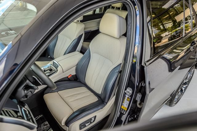 Used 2020 BMW X7 xDrive40i w/ M Sport Package AWD/4WD image 38