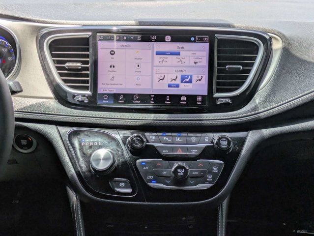 Used 2022 Chrysler Pacifica Limited w/ Uconnect Theater Family Group FWD image 21