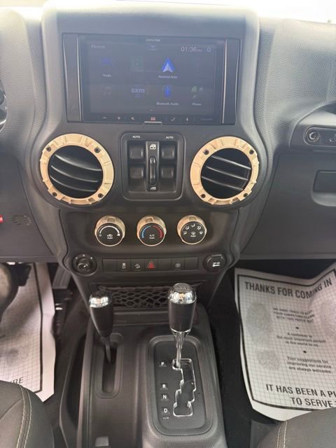 Used 2018 Jeep Wrangler Unlimited Sahara image 13