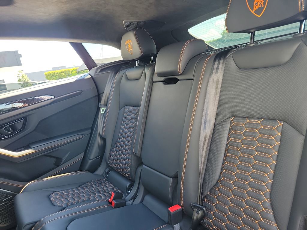 Used 2024 Lamborghini Urus S AWD/4WD image 17