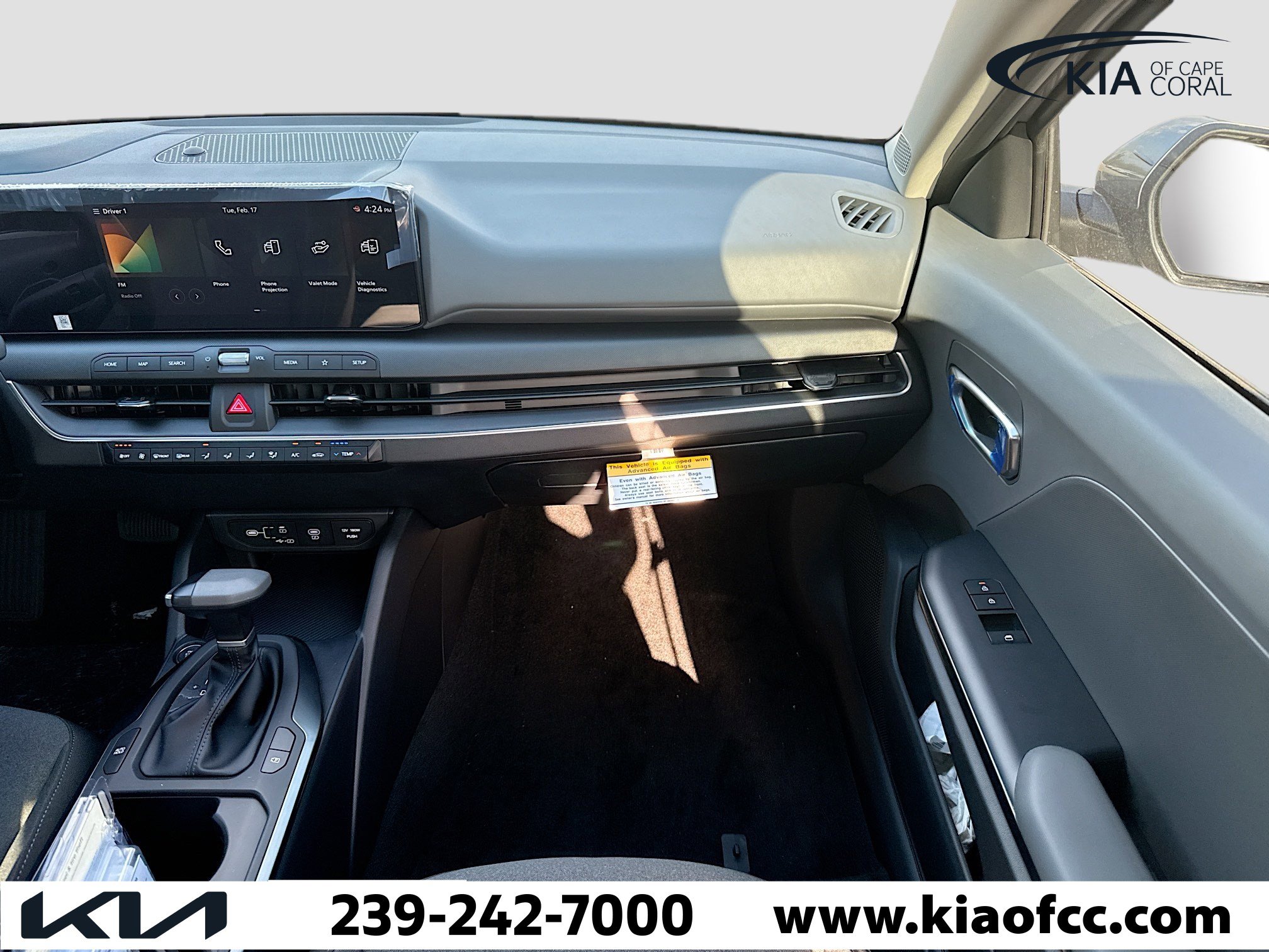 New 2025 Kia K4 LXS image 17