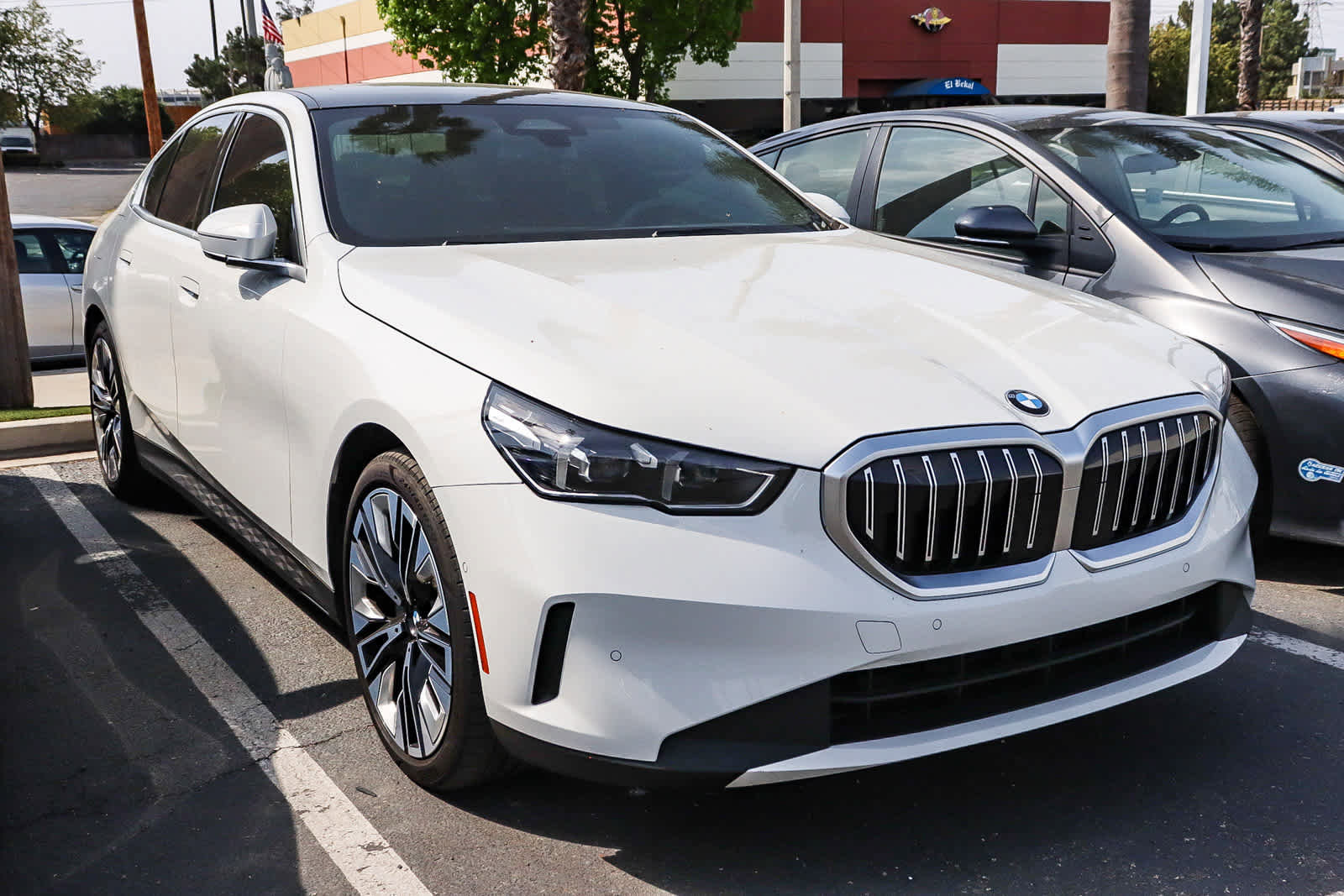 Used 2024 BMW 530i w/ Convenience Package image 8