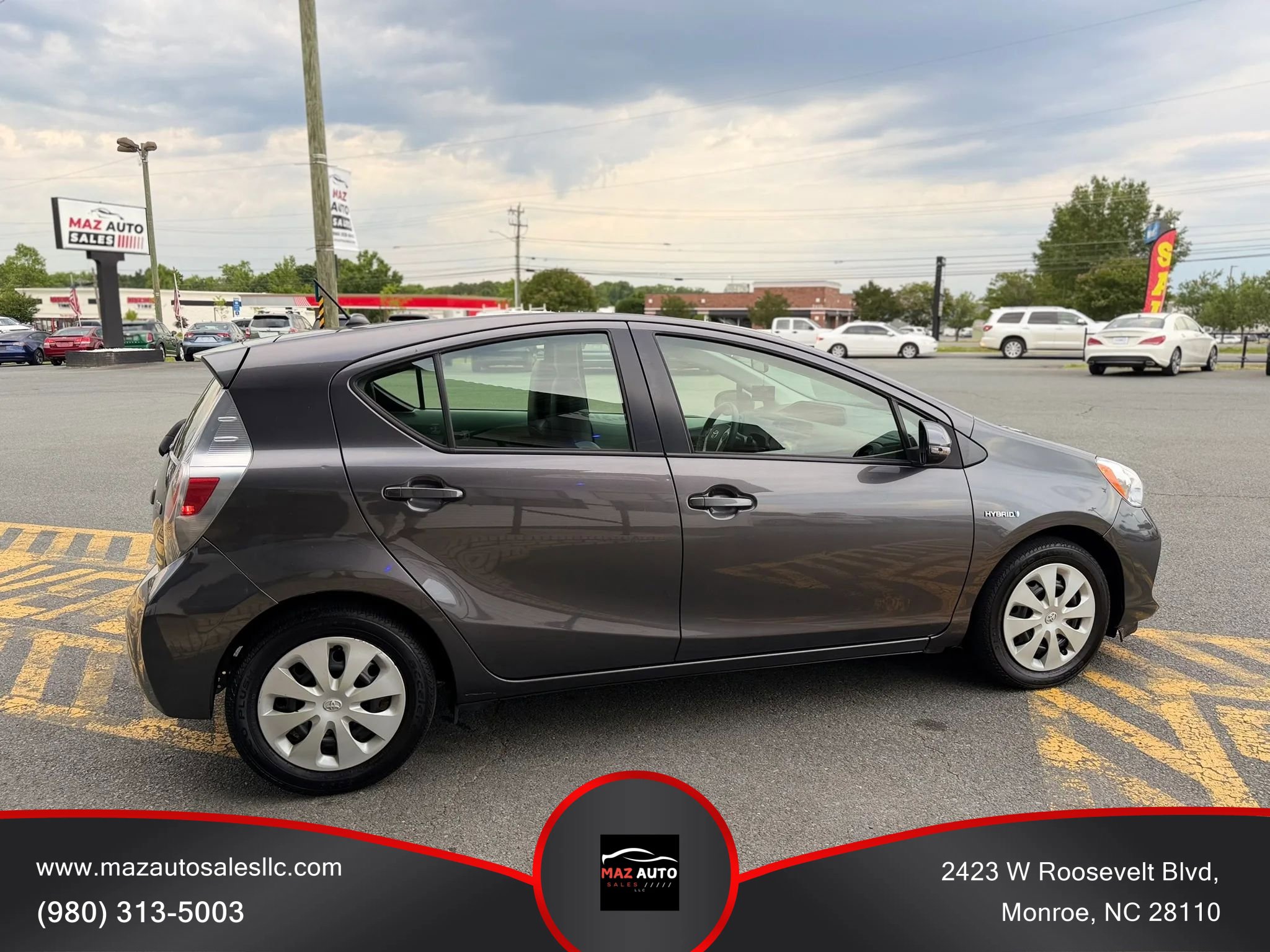 Used 2013 Toyota Prius C One FWD image 4