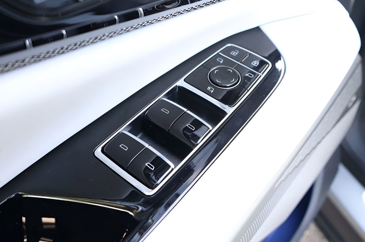 New 2026 Cadillac Optiq Luxury 2 RWD image 10