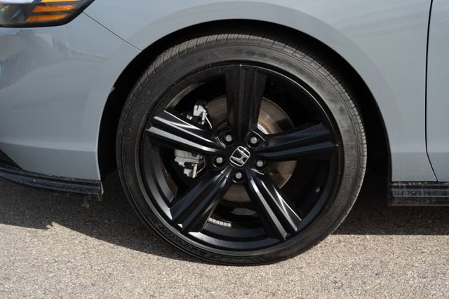 Used 2025 Honda Accord Sport image 12