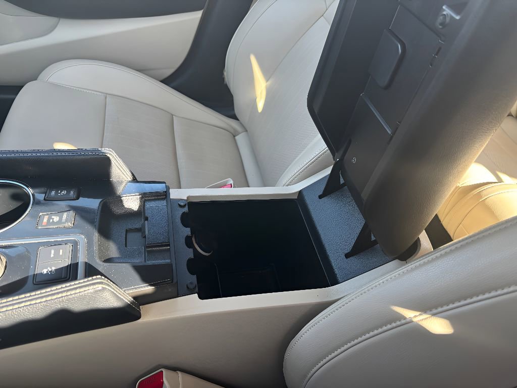 Used 2021 Nissan Maxima 3.5 SV w/ Floor Mat Group FWD image 12