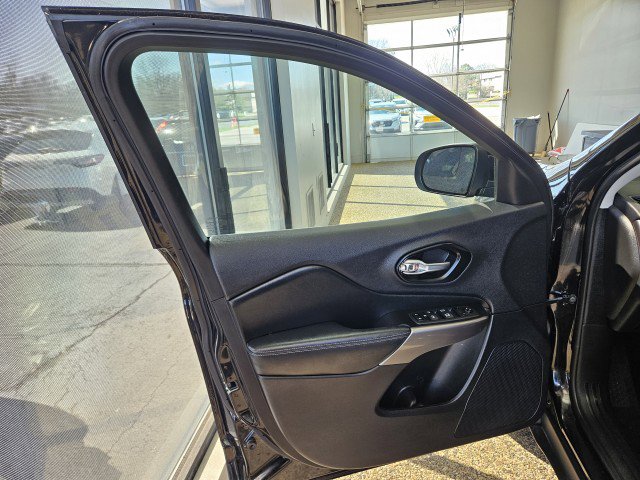Used 2022 Jeep Cherokee Latitude Lux image 17