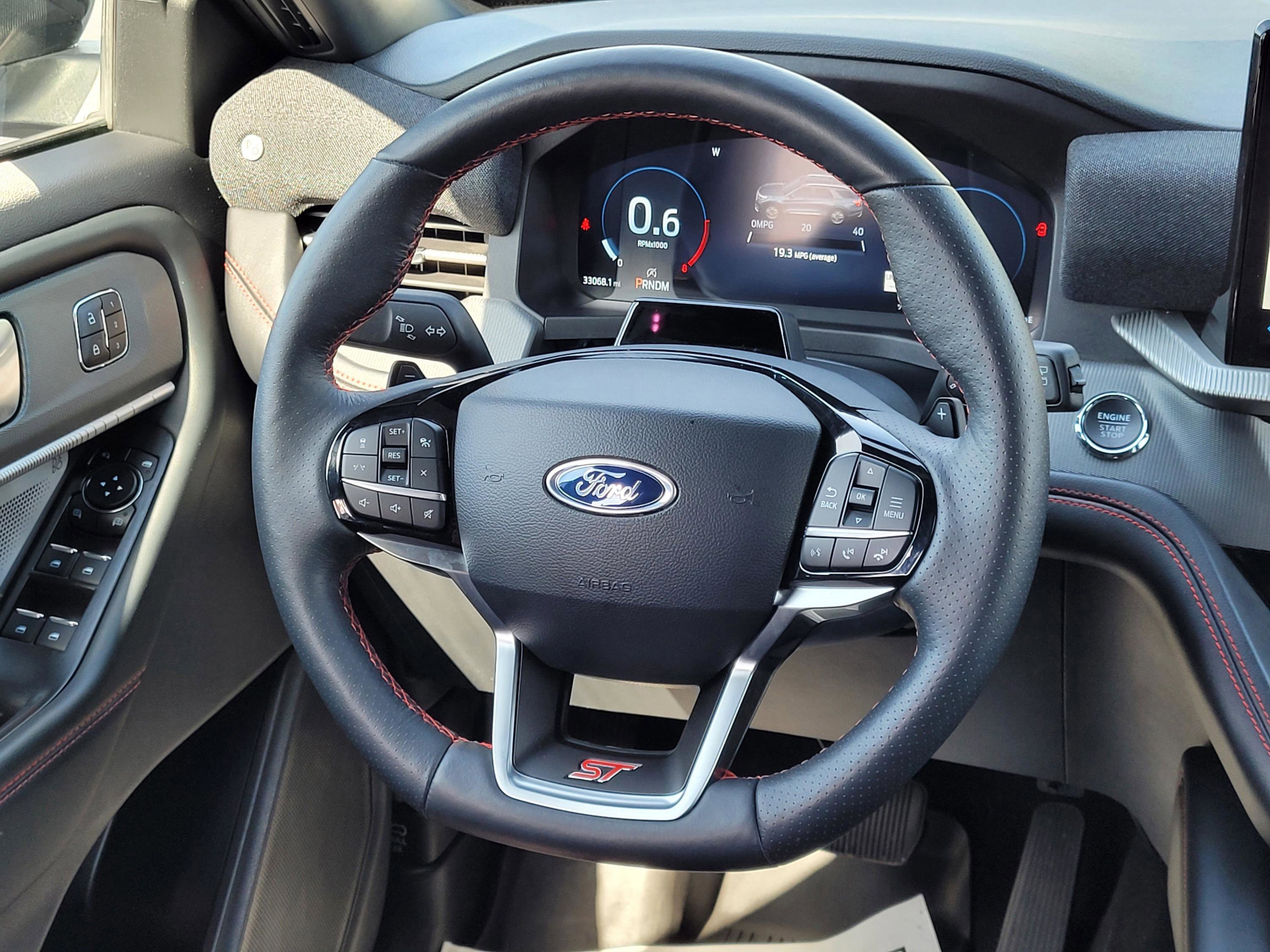 Used 2025 Ford Explorer ST AWD/4WD image 12