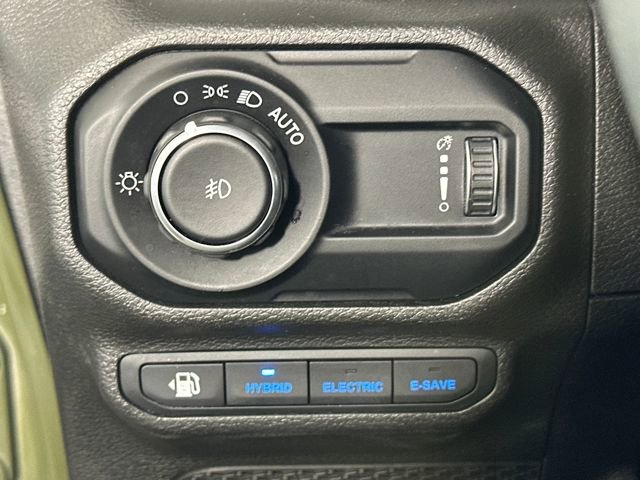 Used 2023 Jeep Wrangler Unlimited w/ Convenience Group image 19