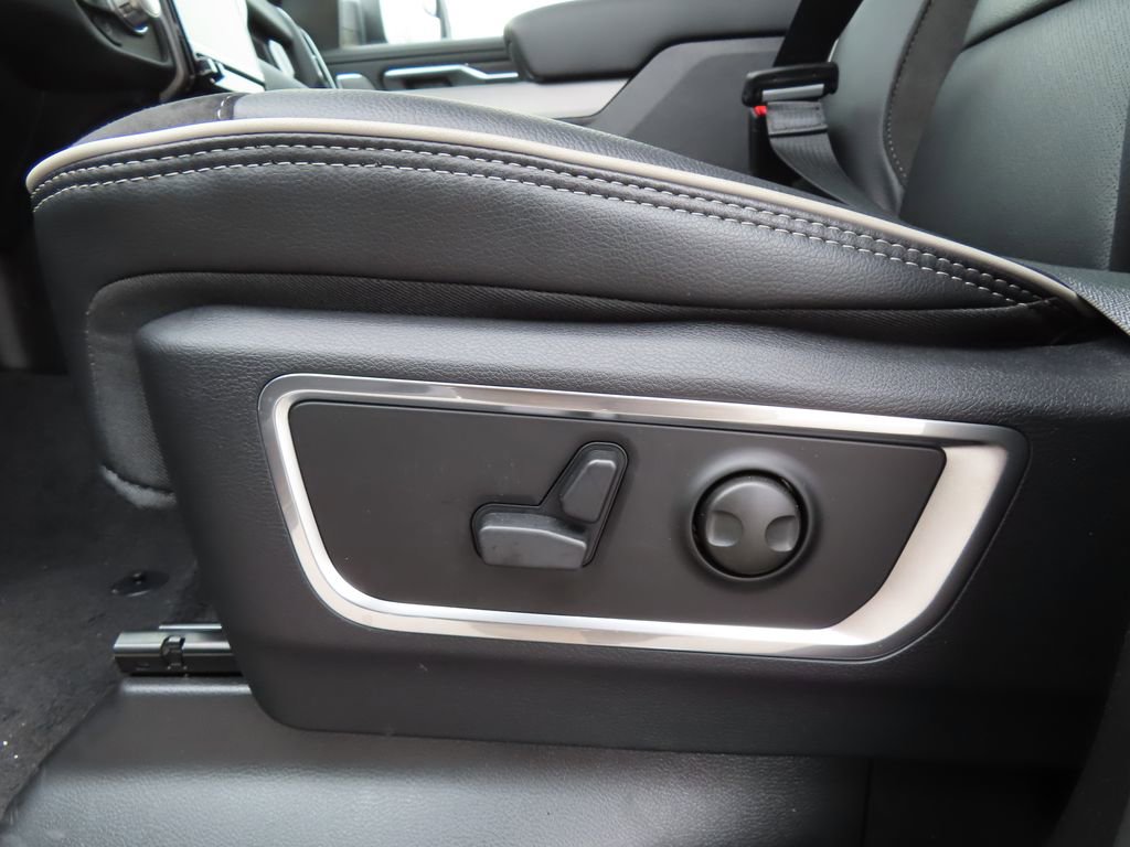 New 2026 RAM 1500 Laramie w/ Night Edition AWD/4WD image 9
