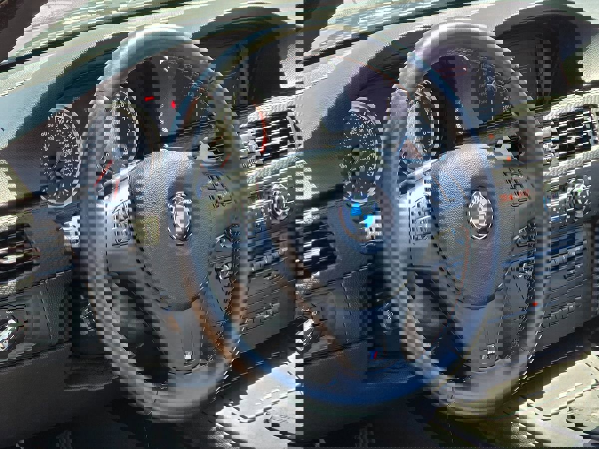 Used 2012 BMW M3 image 18