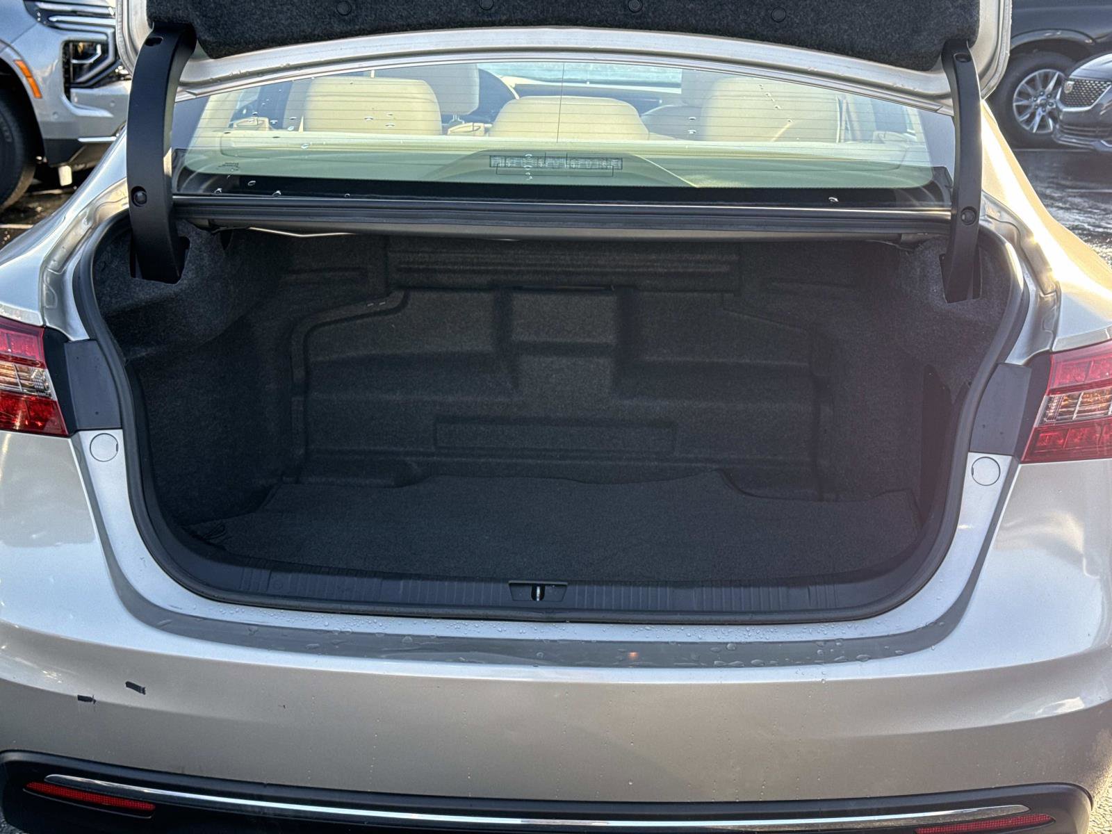 Used 2016 Toyota Avalon Limited w/ Toyota Safety Sense Package image 17