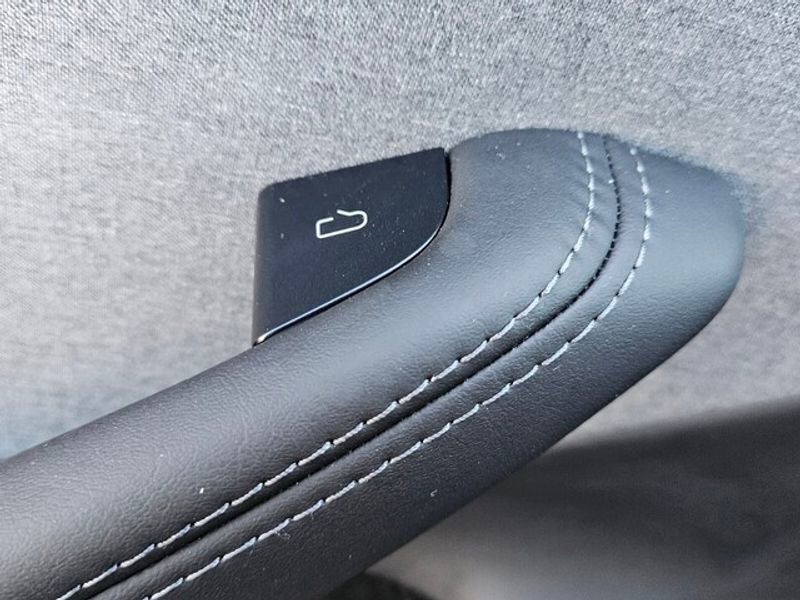 Used 2025 Tesla Model 3 Long Range image 33