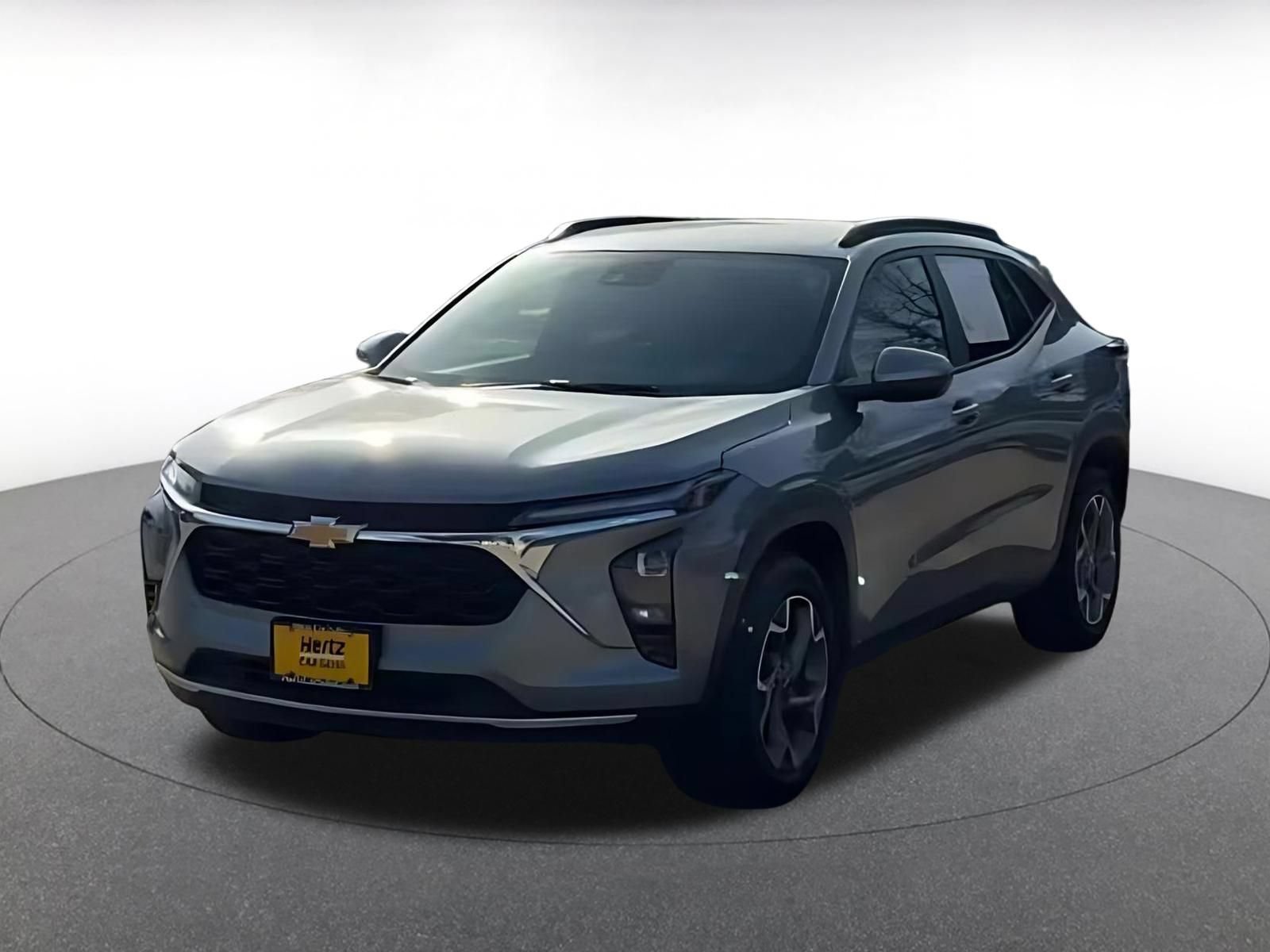 Used 2025 Chevrolet Trax LT FWD image 7