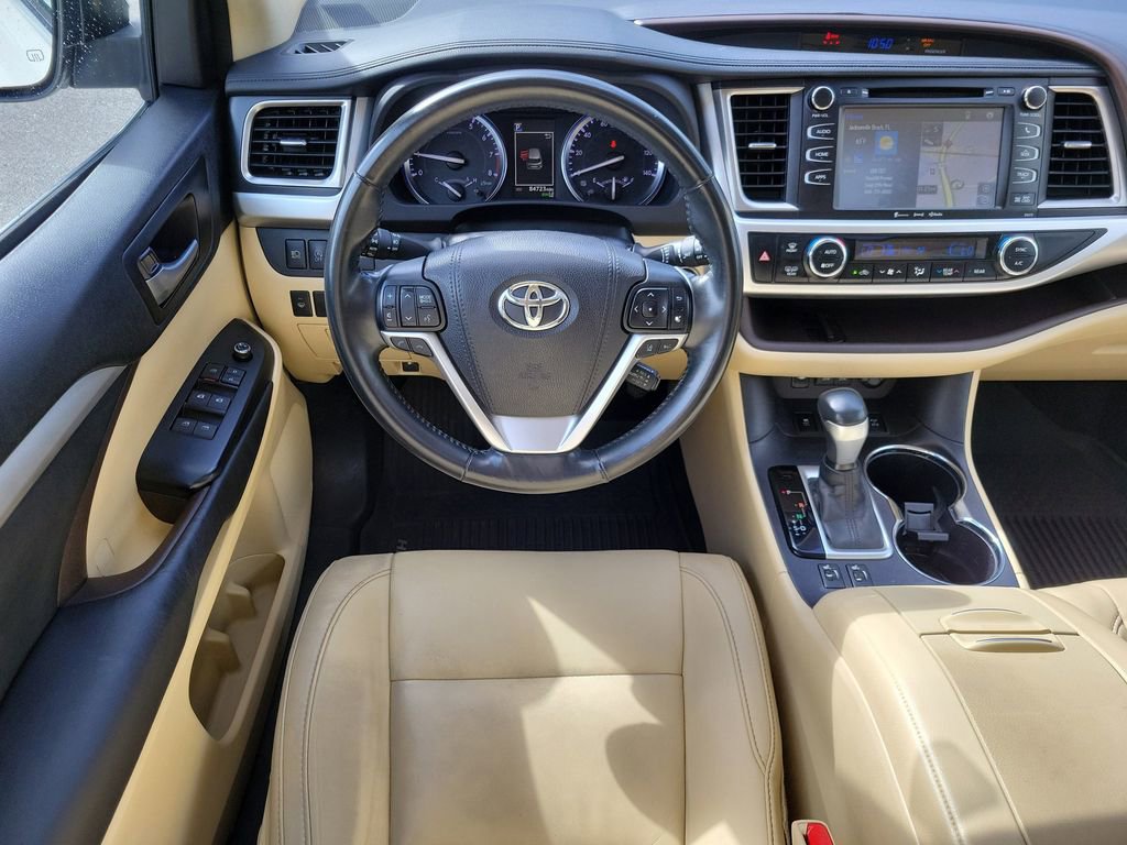 Used 2017 Toyota Highlander XLE image 18
