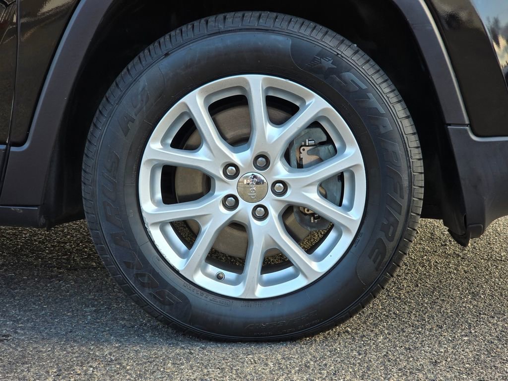 Used 2018 Jeep Cherokee Latitude Plus image 11