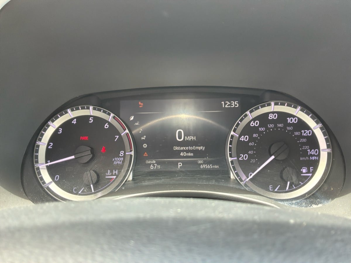 Used 2023 Toyota Highlander XLE FWD image 12