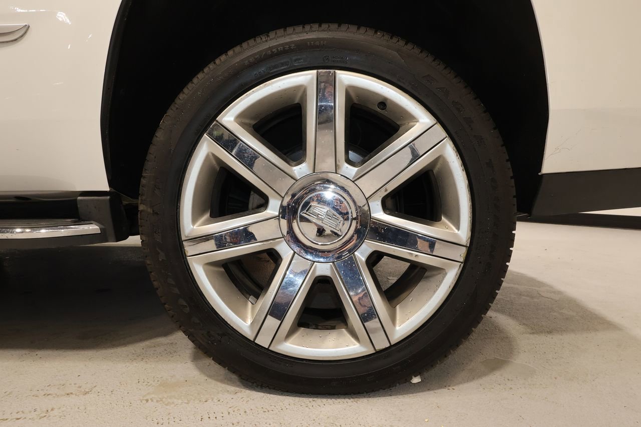 Used 2019 Cadillac Escalade Luxury AWD/4WD image 23