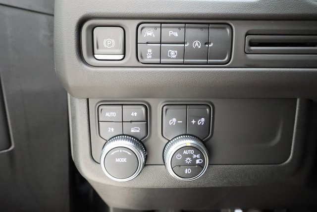 Used 2023 GMC Yukon SLT w/ SLT Premium Package image 22