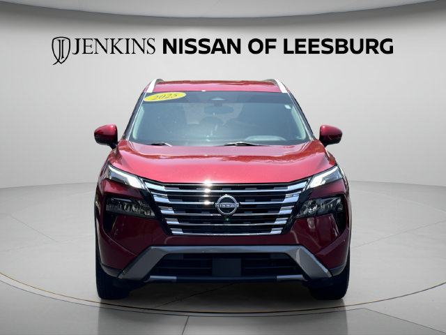 Certified 2025 Nissan Rogue SL FWD image 3