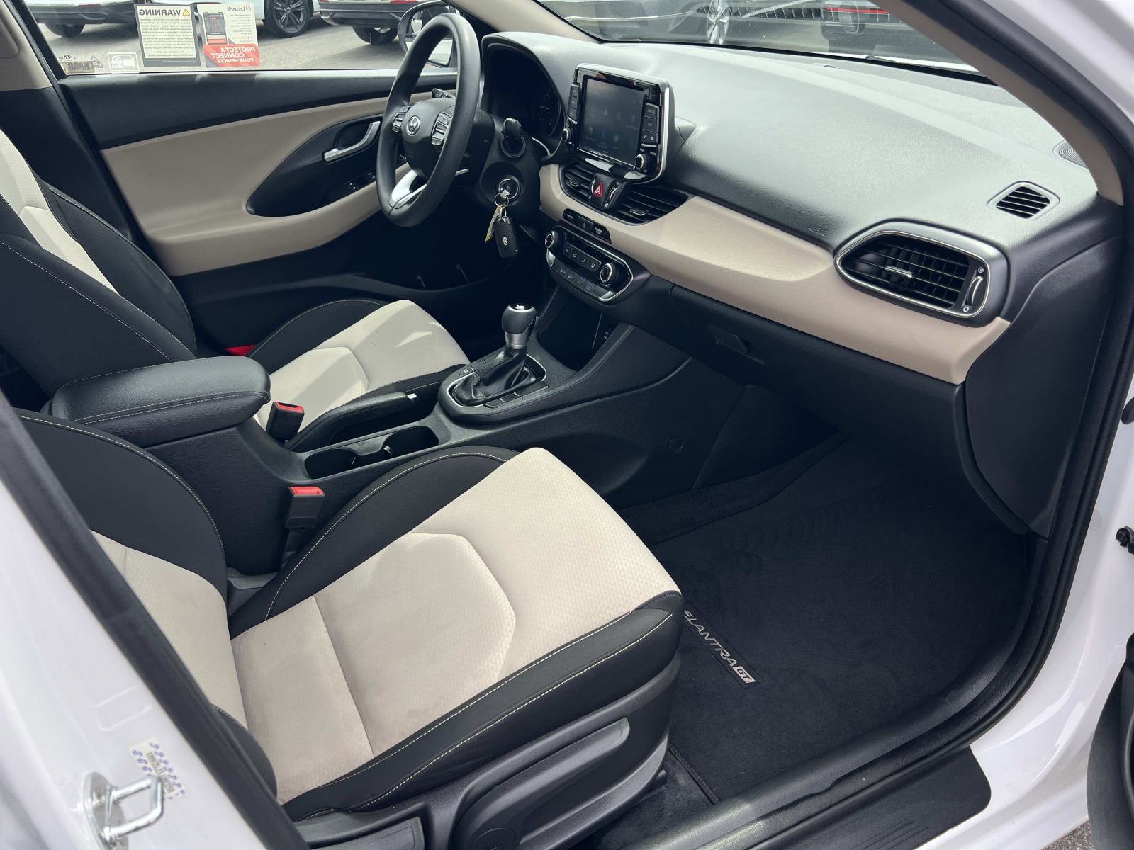Used 2018 Hyundai Elantra GT image 27