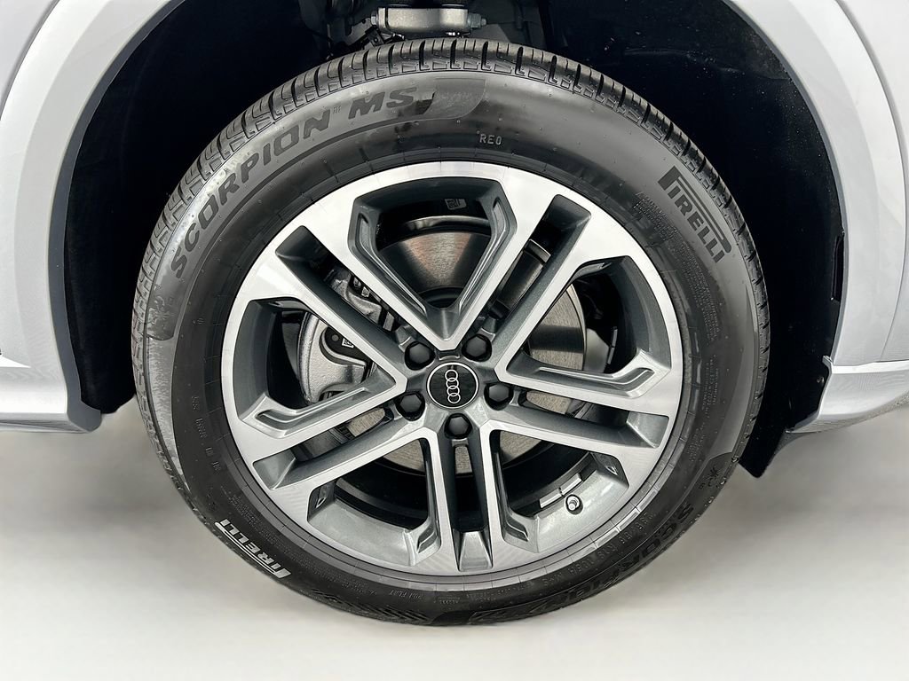 Used 2025 Audi Q5 Premium Plus w/ Premium Plus image 32