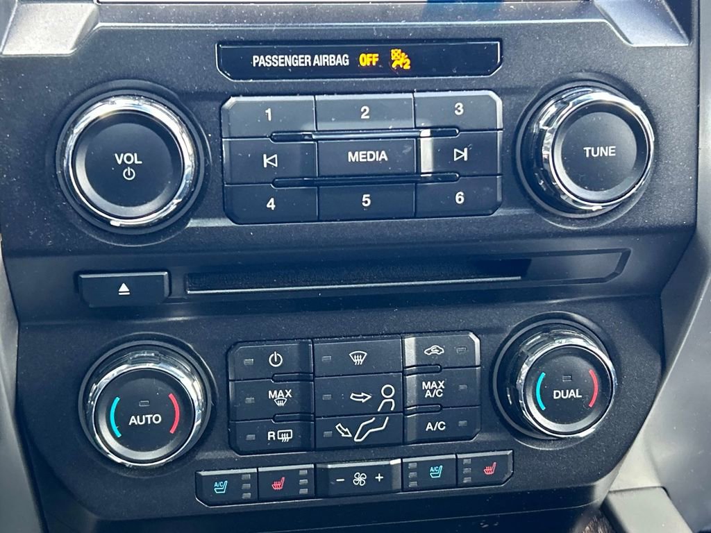 Used 2017 Ford F250 Lariat w/ Lariat Ultimate Package AWD/4WD image 39