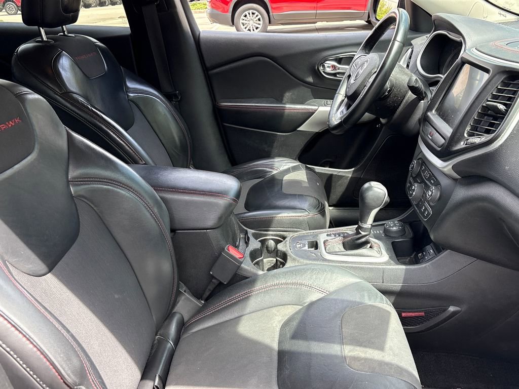 Used 2017 Jeep Cherokee Trailhawk w/ Comfort/Convenience Group image 27