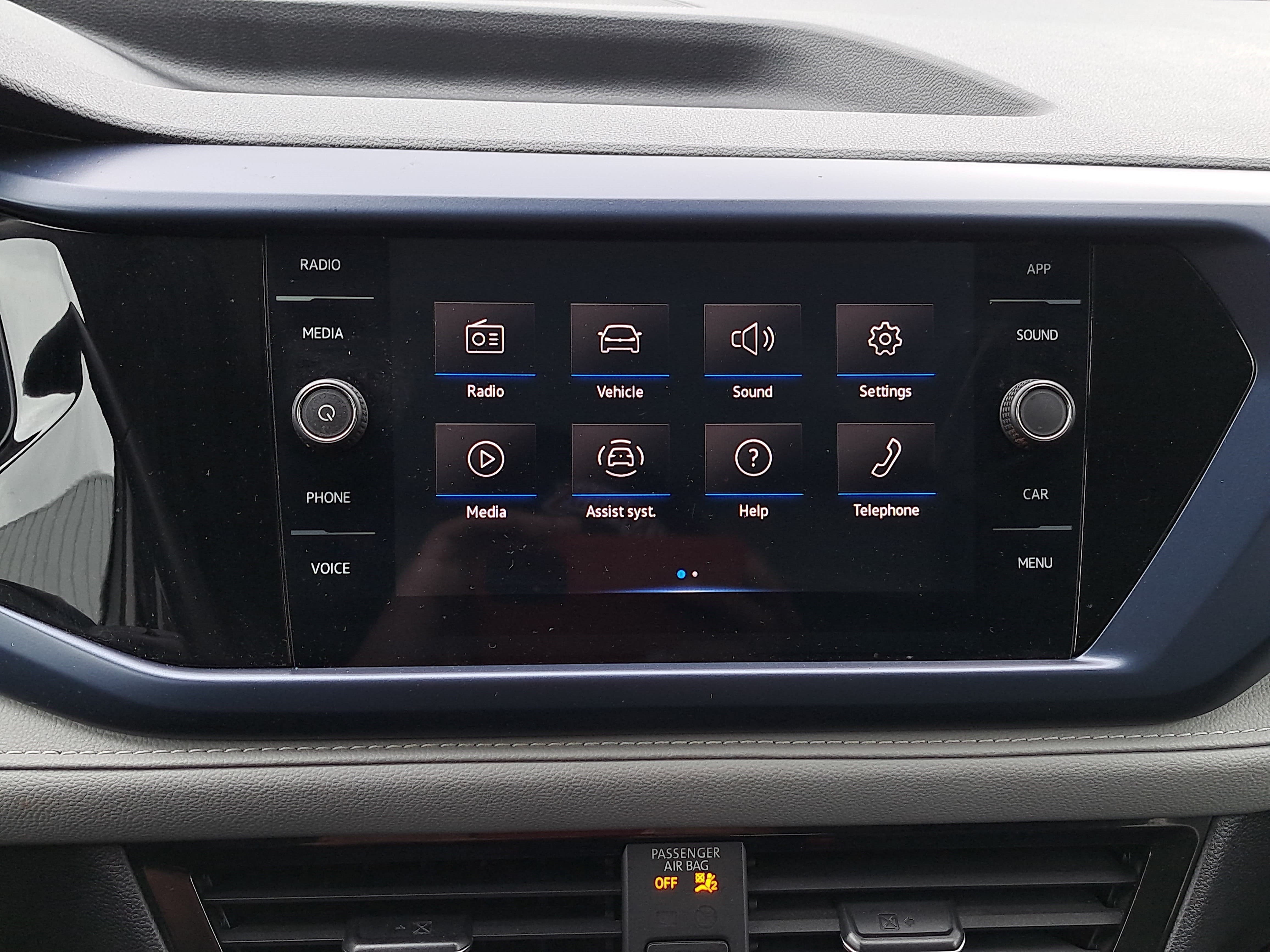Used 2023 Volkswagen Taos SE w/ Panoramic Sunroof Package FWD image 19