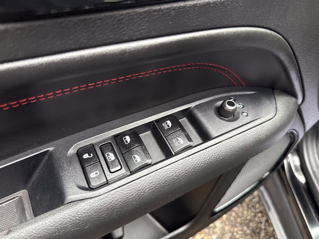 Used 2025 Jeep Compass Trailhawk AWD/4WD image 8