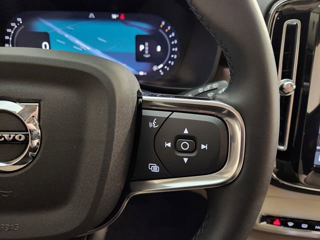 New 2026 Volvo XC40 B4 Plus w/ Protection Package Premier FWD image 28