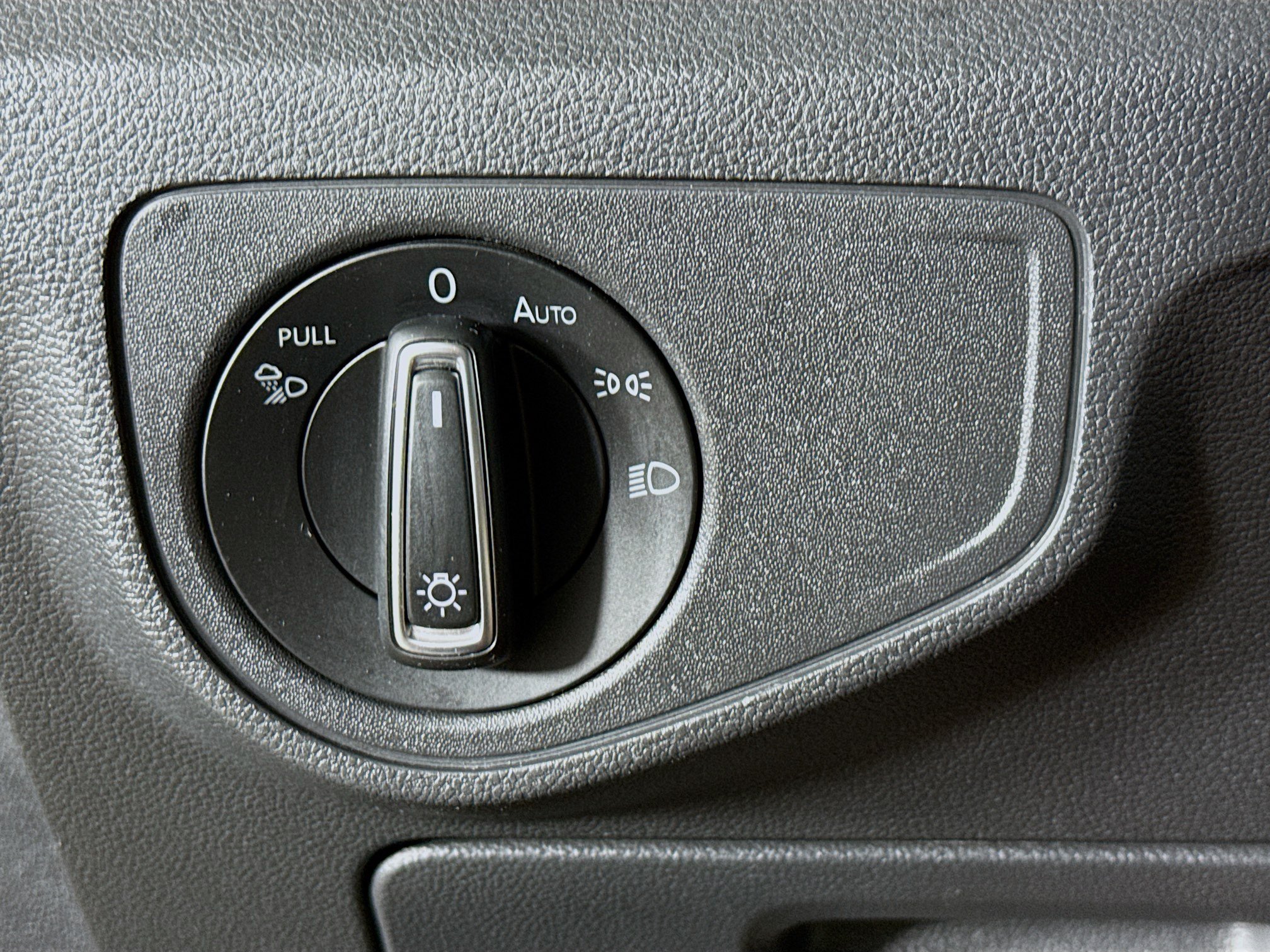 Used 2023 Volkswagen Atlas SE FWD image 9