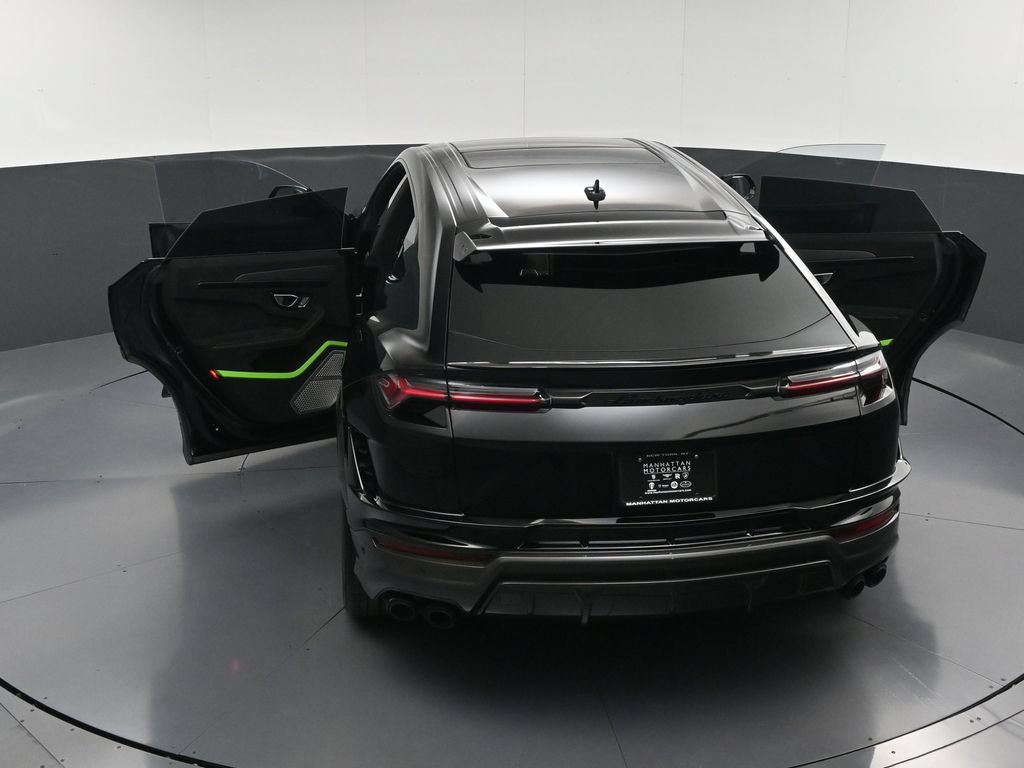 Used 2024 Lamborghini Urus Performante AWD/4WD image 40