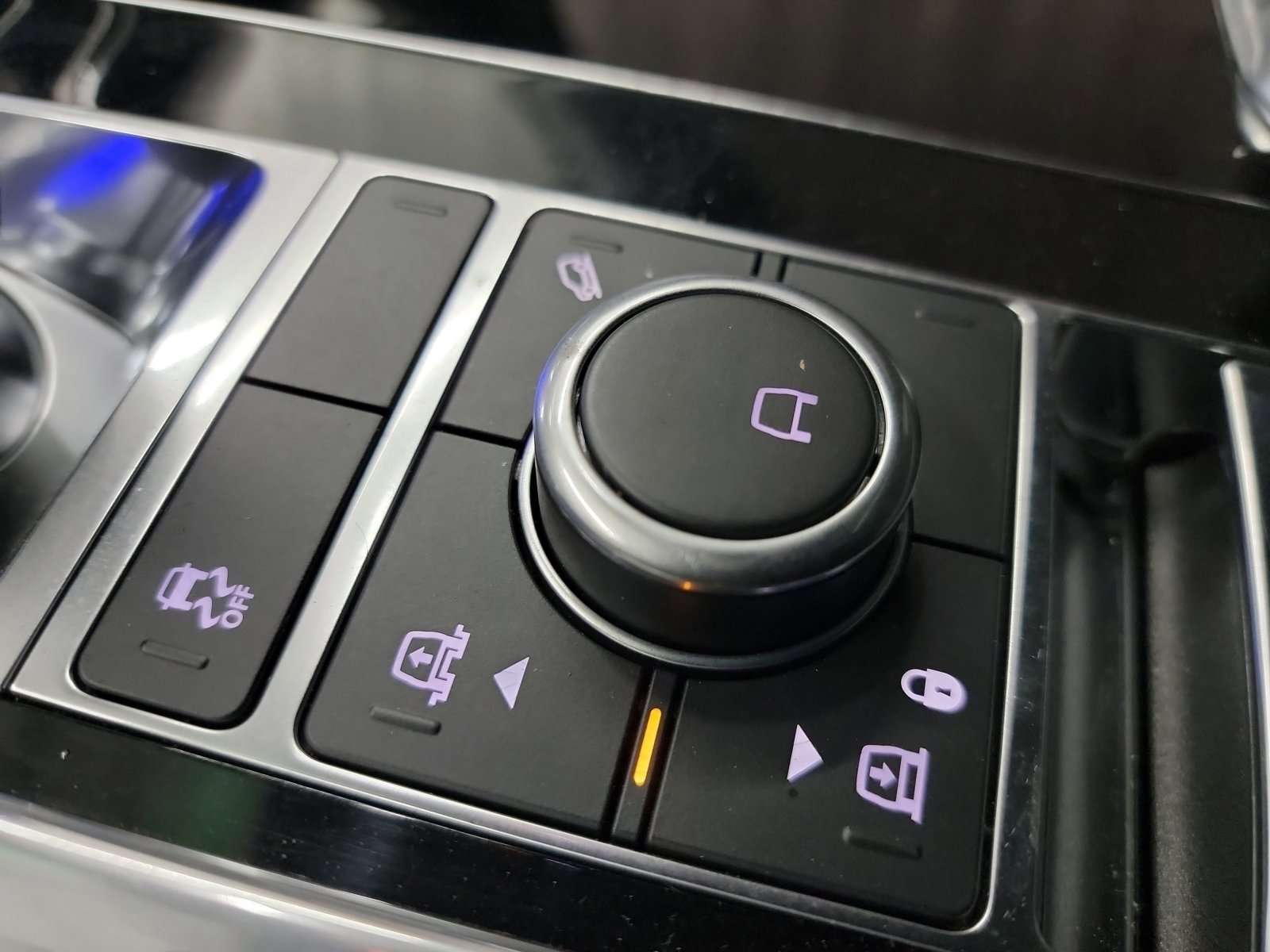 Used 2021 Land Rover Range Rover Sport HST image 36