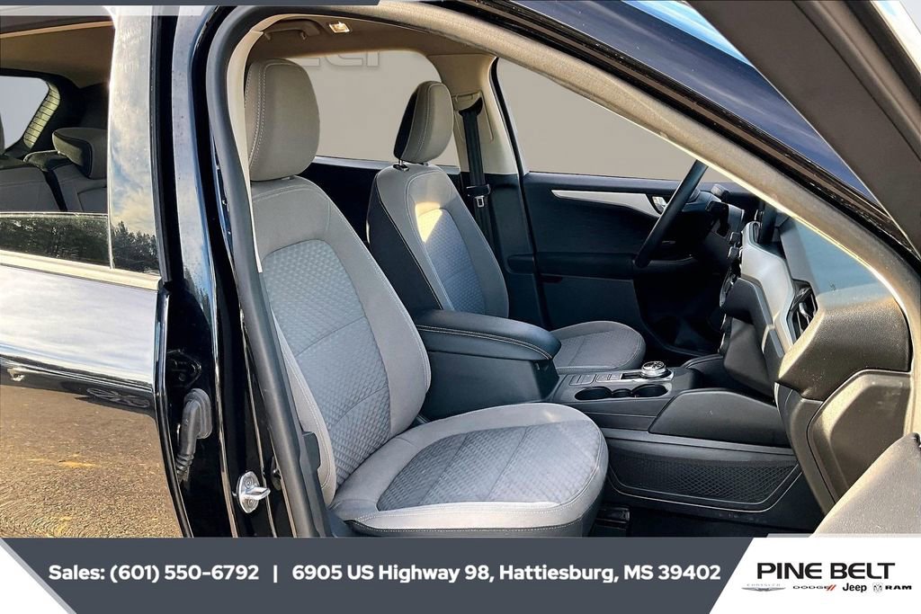 Used 2020 Ford Escape SE image 6